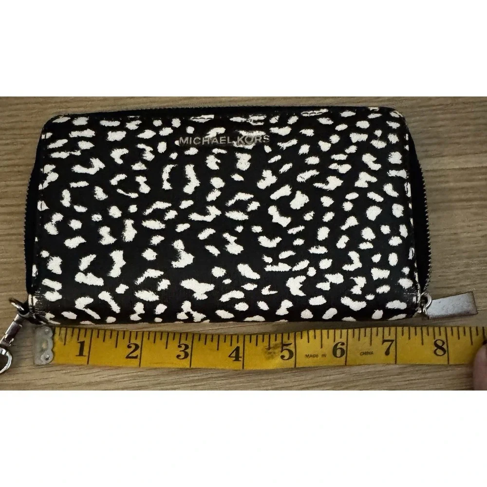 MICHAEL KORS JET SET TRAVEL Leopard Phone CASE WRISTLET Black Wallet EUC PT3